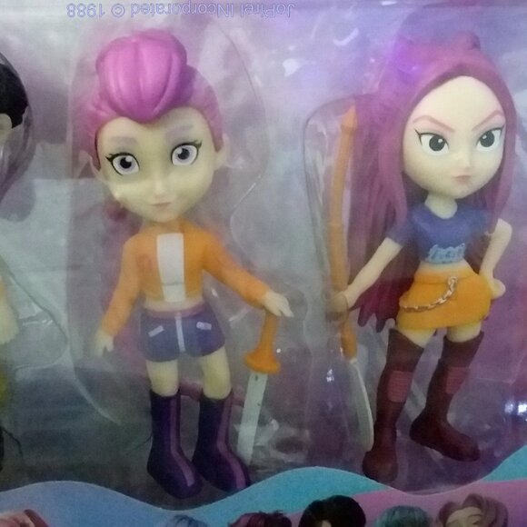 Demon Hunters Zoey Mira Rumi K-Pop Collectibles - Picture 3 of 4